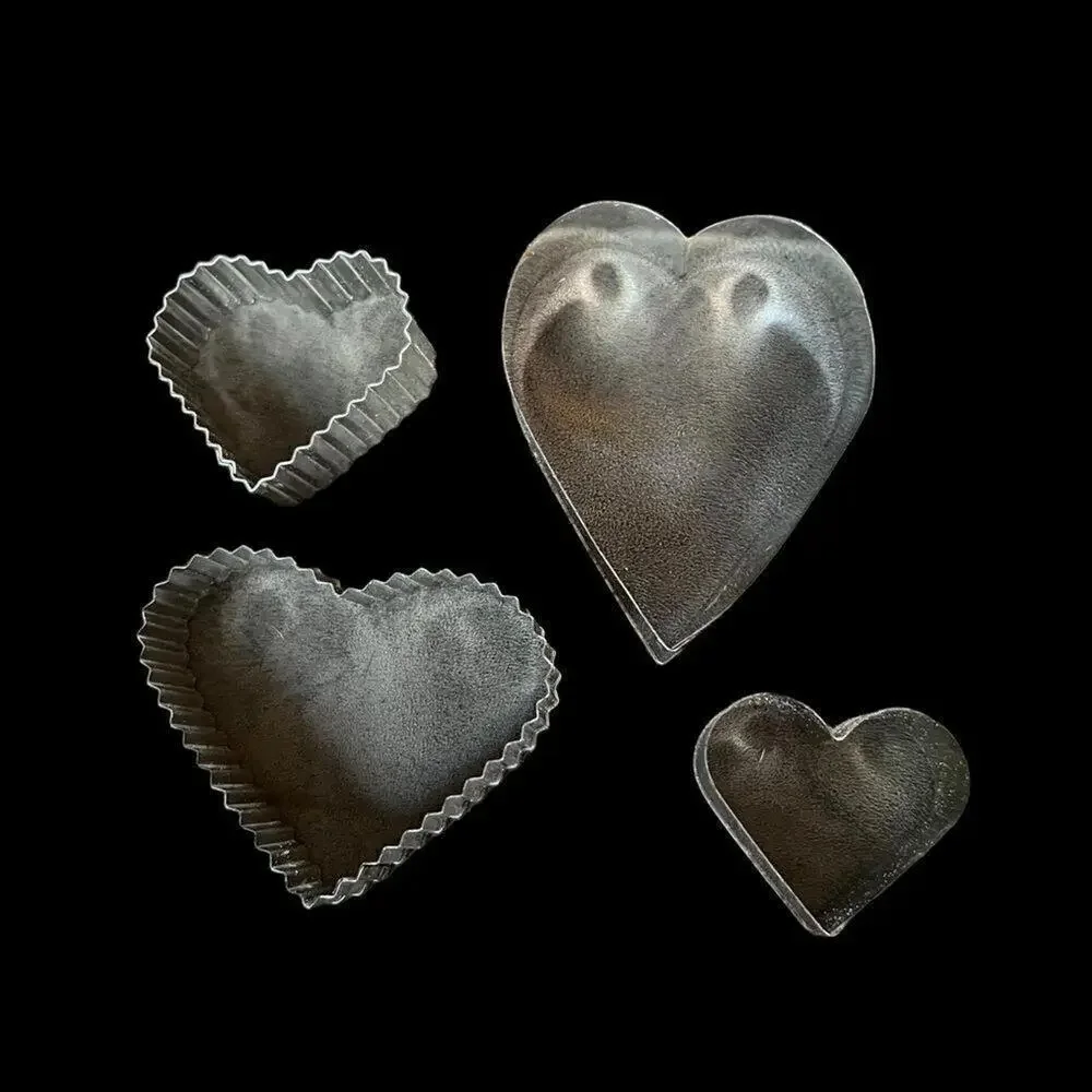 Set of 19 metal/aluminum cookie cutters‎ various shapes animals hearts vehicles